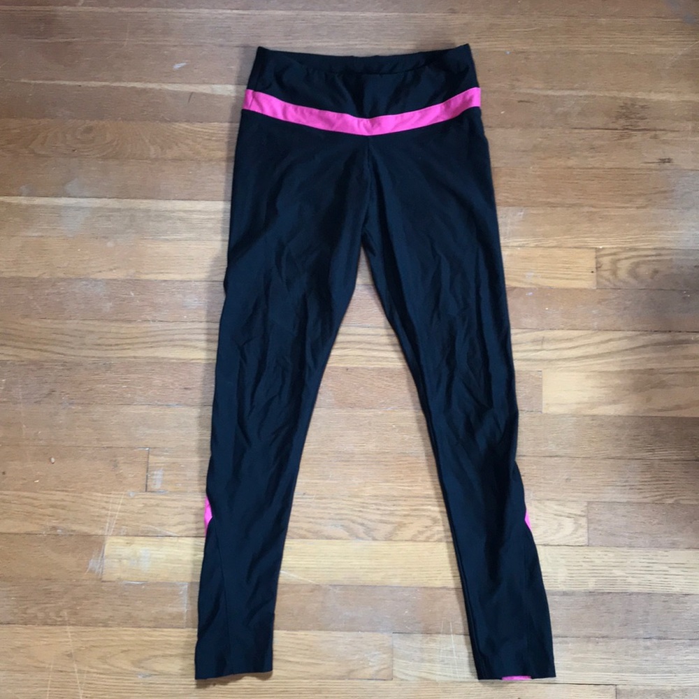 SUPER CUTE & COMFY LEGGINGS!!